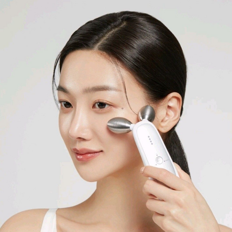 Medicube AGE-R DERMA EMS SHOT 美顔器 $_57.JPG?set_id=880000500F