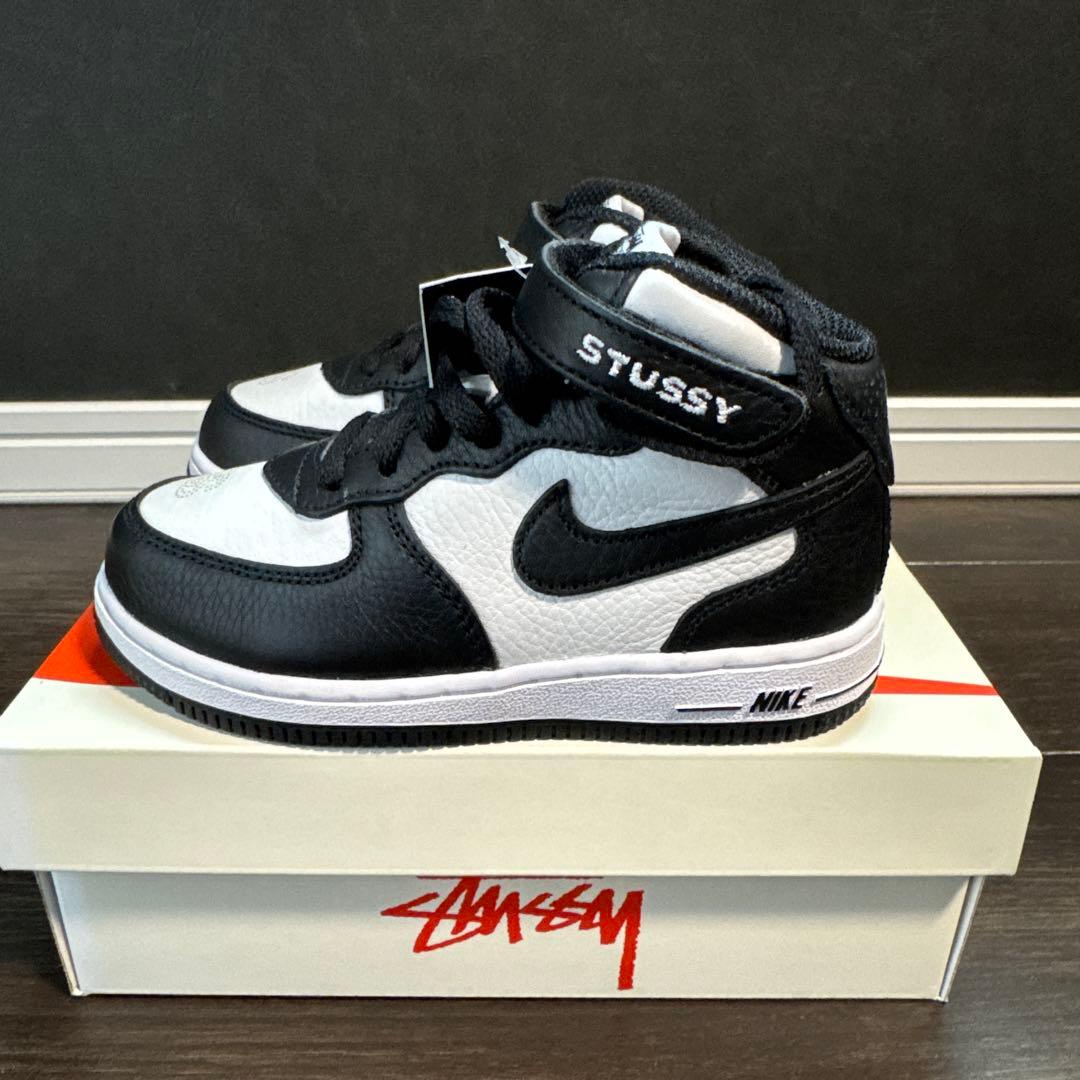 Nike Stussy Air Force 1 Mid キッズスニーカー ☆NIKE KIDS x STUSSY☆AIR FORCE 1 '07 MID SP☆追跡付 (Nike/キッズ