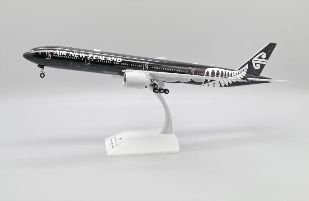 ニュージーランド航空　B777-300ER 1:200 模型 ScaleModelStore.com :: Hogan 1:200 - 11915GR - Air New Zealand
